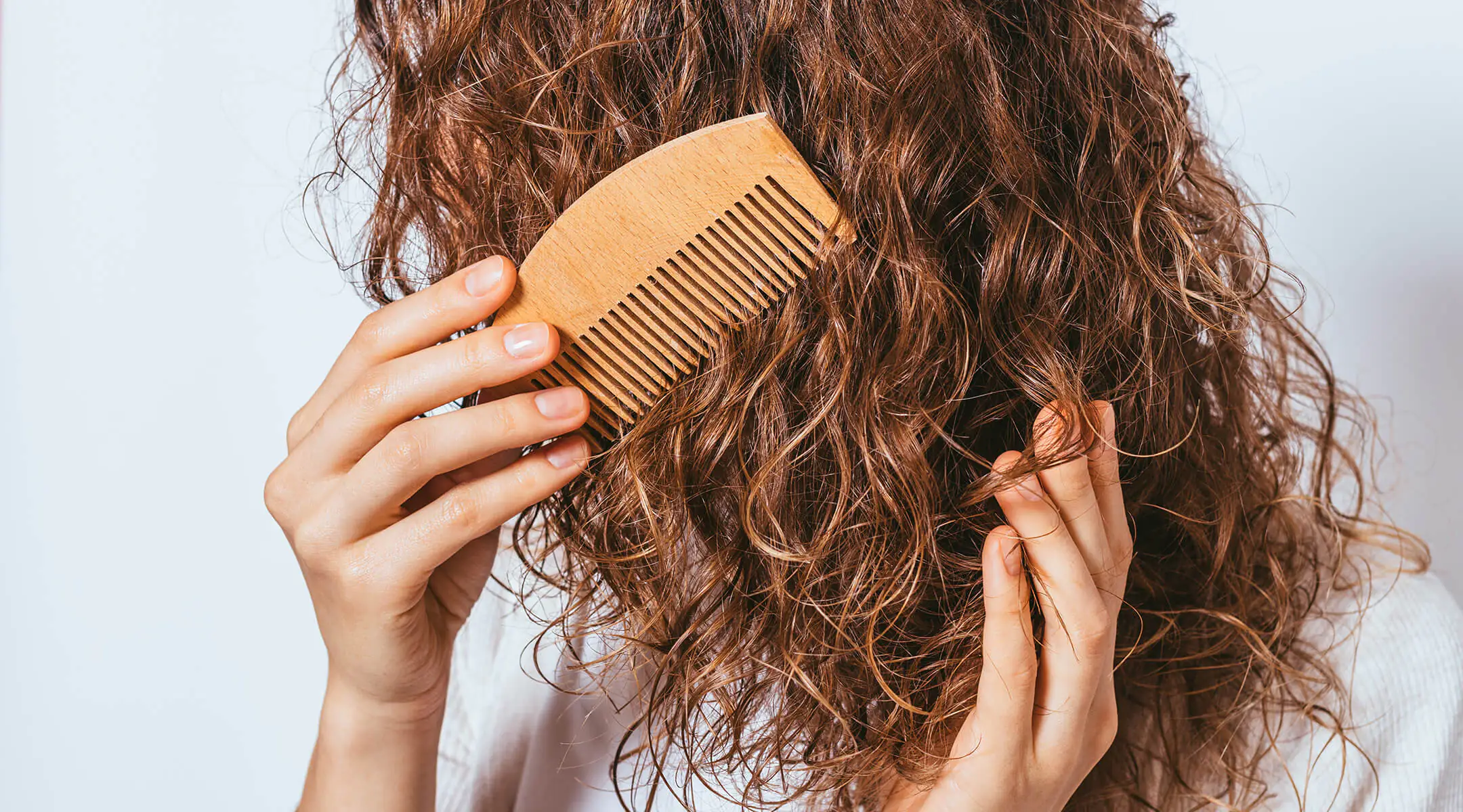 Как правильно ухаживать за сухими волосами?